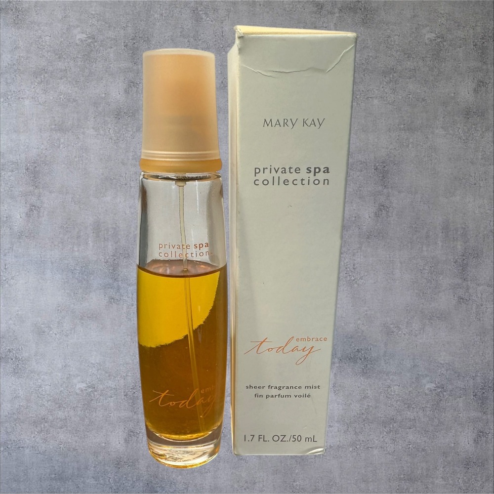 New Mary Kay Private Spa Collection Embrace Today Mist 1.7oz Gold‎ Vintage Box